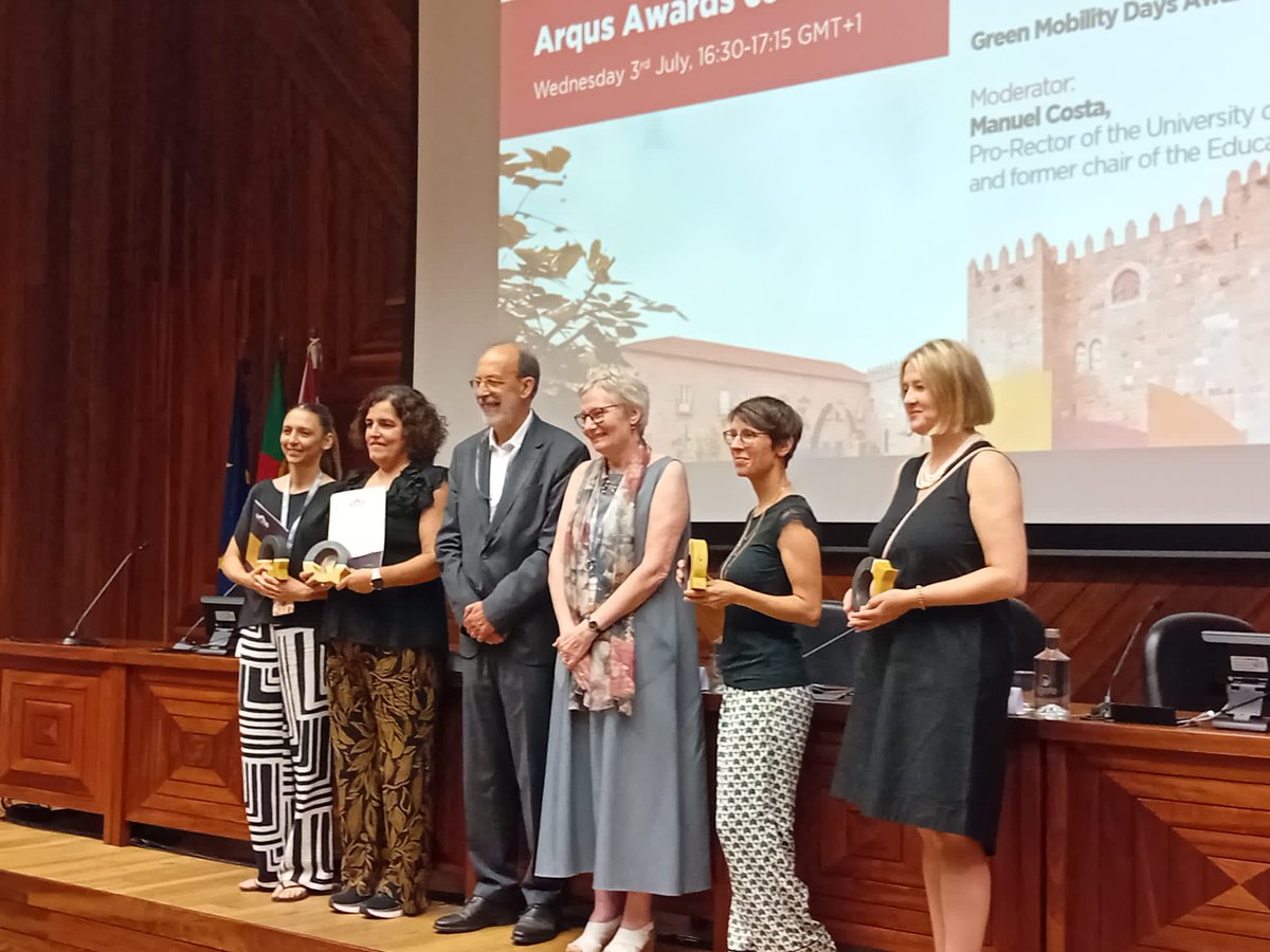 Thrilled and proud of the huge recognition of Critical Skills Team <a href="/MaynoothUni/">Maynooth University</a> winning #ArqusTeachingExcellenceAwards by <a href="/ArqusAlliance/">Arqus Alliance</a> for our project "Teaching Data Literacy to Arts Students", which competed with 70 European projects. Congratulation to all colleagues 👏👏