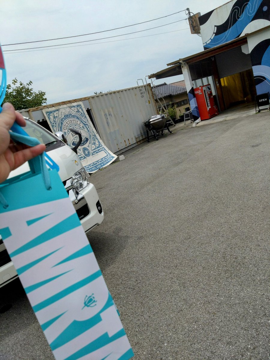 no_ho_hon3's tweet image. 今回はベストタイミング
月桃のクラフトジンを調達に
お邪魔してきました❢
1-73−86−117

今、愛車に積んでる
我が家の春夏コレクションに
早速仲間入り
見た目にも爽やか🌿

今夜はセンターのミントの
ボタニカルでリフレッシュ🌿

#クラフトジン
#月桃
#geekstill
#AMRTA
#キャンピングカーの旅