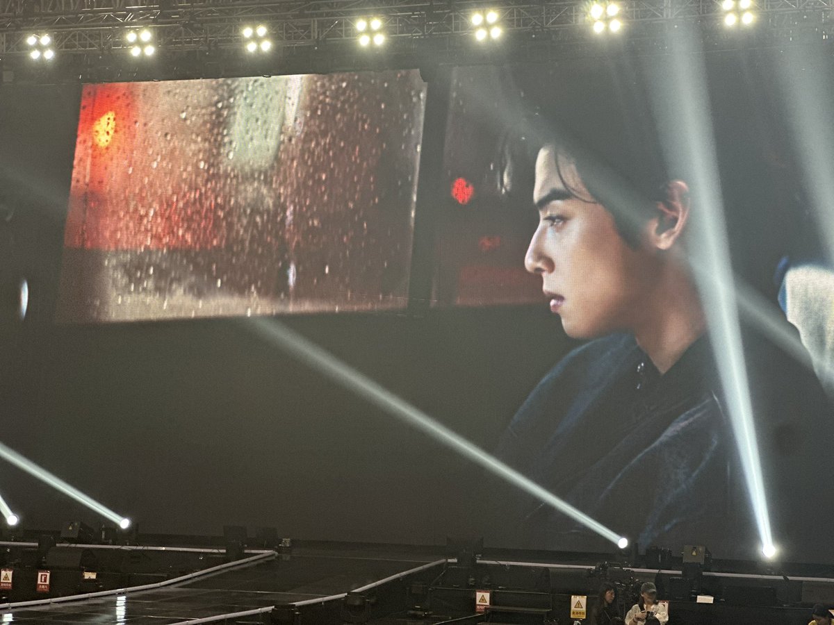 becausecha's tweet photo. 여기서 뮤비 보니까 넘 좋네
멋진데 더 멋져 ❤️ https://t.co/BLsrpEq4oz