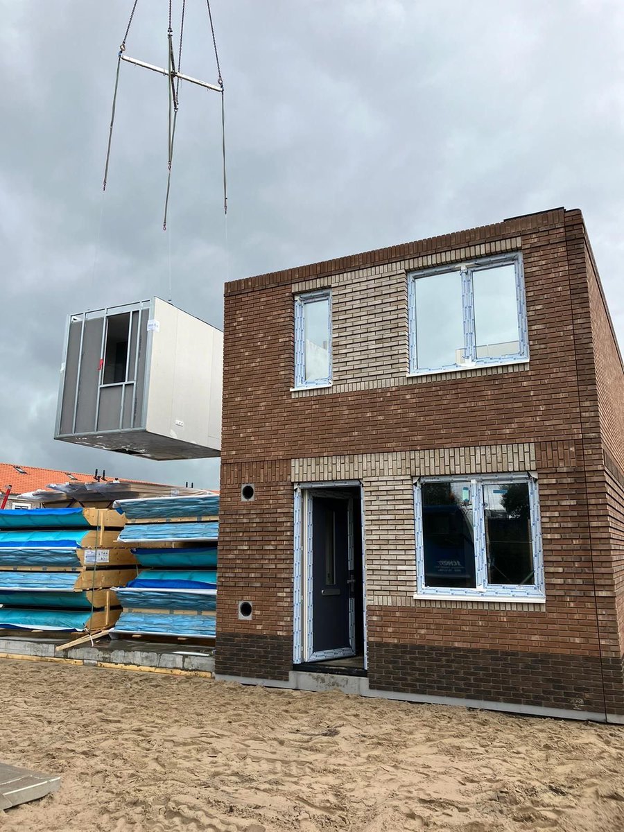 Peter Hutten (@peterhutten) on Twitter photo Ook de eerste industriële, circulaire <a href="/fijnwonen/">Fijn Wonen</a> woningen <a href="/VanWijnenGroep/">Van Wijnen</a> aan de Willem Barendszstraat in <a href="/gemeenteoss/">Gemeente Oss</a> voor <a href="/BrabantWonen/">BrabantWonen</a> staan inmiddels. De opschaling van de woonrevolutie steeds beter te volgen in het hele land. Ook de eerste industriële, circulaire <a href="/fijnwonen/">Fijn Wonen</a> woningen <a href="/VanWijnenGroep/">Van Wijnen</a> aan de Willem Barendszstraat in <a href="/gemeenteoss/">Gemeente Oss</a> voor <a href="/BrabantWonen/">BrabantWonen</a> staan inmiddels. De opschaling van de woonrevolutie steeds beter te volgen in het hele land.