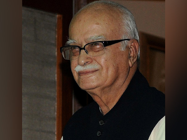 EconomicTimes's tweet image. After being #discharged from #hospital, #veteran #BJP leader #LKAdvani is stable, #healthy and resting at home.  | Latest News  - ecoti.in/U2GJDZ