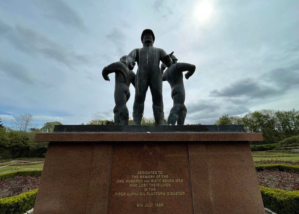 RMT Scotland remember the victims of the piper alpha disaster 36 years on. The importance of a safe workplace should never be understated. ✊