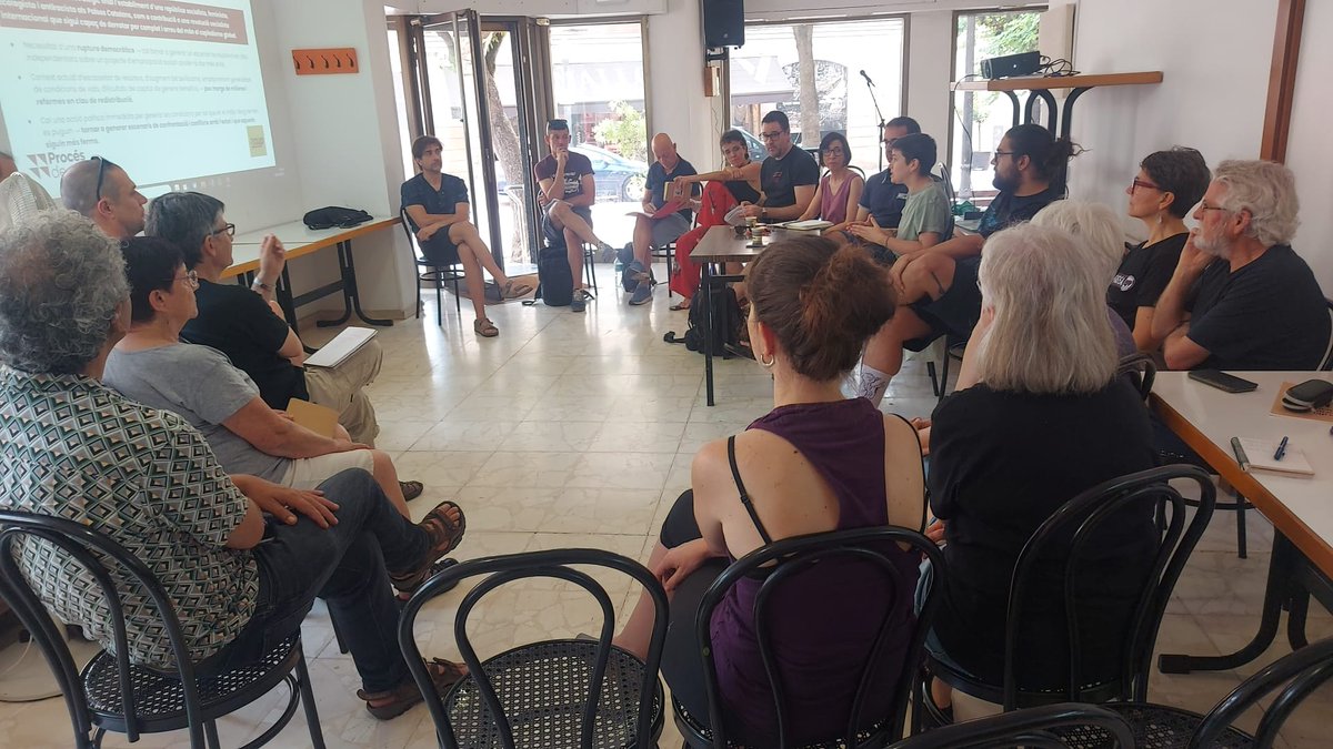 Avui acollim a les companyes de <a href="/CupValles/">CUP Vallès Occidental</a> per parlar del document de l' Assemblea Nacional del #procesgarbi