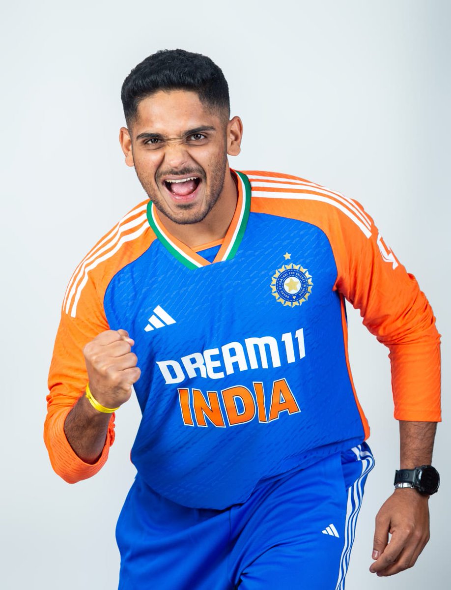 @$@nj@y✍️ tweet media