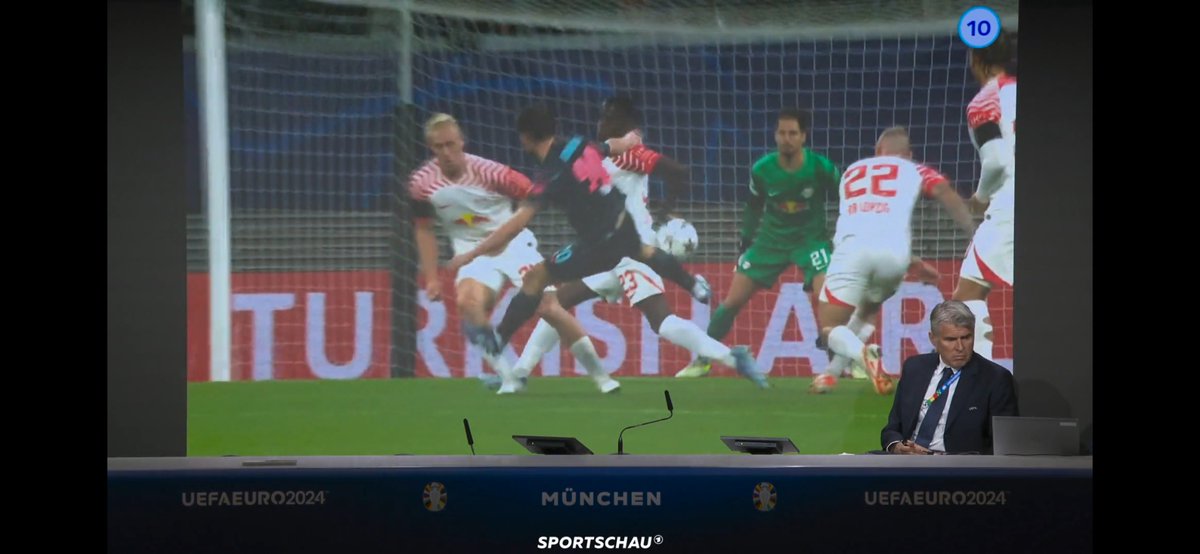 VAR-Watch👀 tweet media