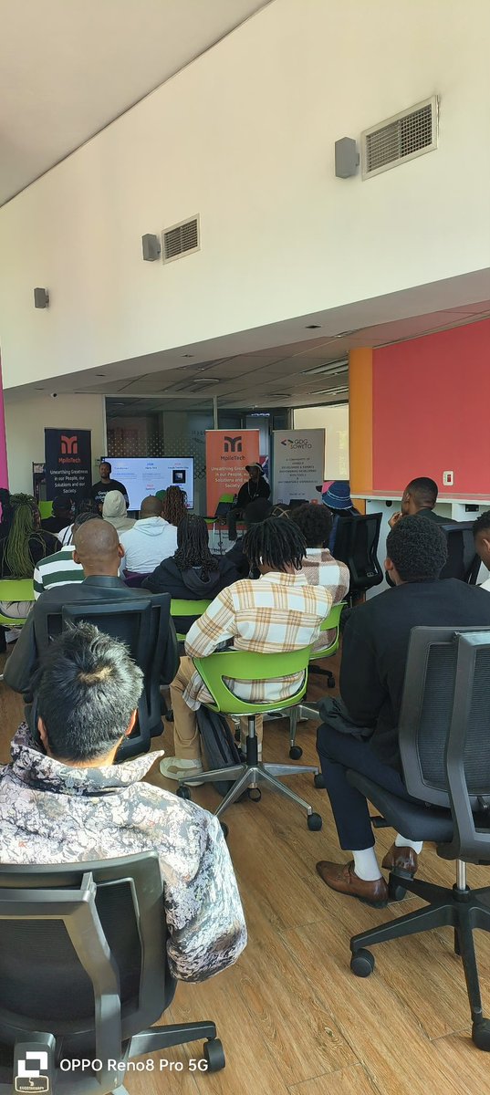 Nomsarm's tweet photo. @GdgPretoria https://t.co/Wlv145xhHZ