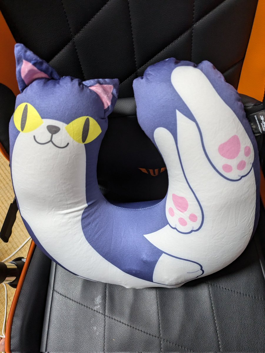 ペロロ様2wayウェーブキャットネックピロー届いた‼️ ウェブキャも推し