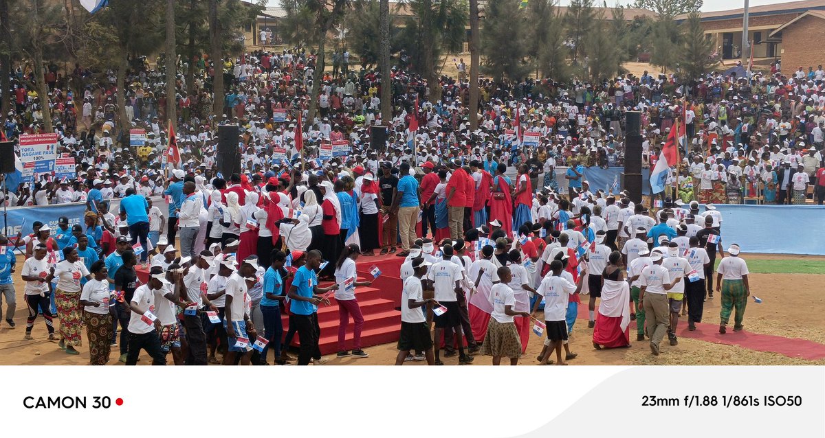 ernest_sibomana's tweet photo. #HappeningNow @rulindodistrict 🔥🔥.#Murambi Sector, Members of @rpfinkotanyi massively attending the #Campaign . Achievements are amazing 😍. #ToraKagame2024 . All for @PaulKagame 💯💯.The rally continues in every Sector. @gahundemaurice , @Jmukanyirigira , @HeritierRW https://t.co/q9JitZCAc9