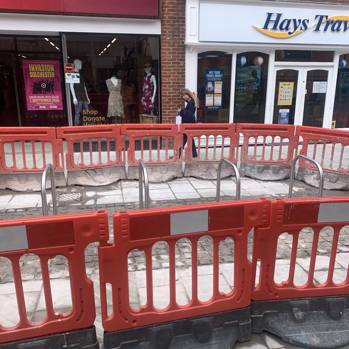 These in the new St Nicholas Sq development look/could be good for us &amp; especially for #familycargobike users here in Colchester. Would be useful to know if they are CCTV covered as well. Let’s see what happens  @hanaloftus <a href="/hatprojects/">HAT Projects</a> <a href="/yourcolchester/">Colchester City Council</a> <a href="/CampaignCycling/">Colchester Cycling Campaign</a> <a href="/ColchBK/">Colchester Bike Kitchen</a>