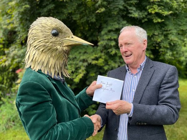 Euan Cartwright (jolly nice chap)a trustee from <a href="/newlightart/">New Light Art</a> visited to present the prize for sculpture. Unfortunately I was indisposed, so my good friend Avian John stepped in to recieve the prize for me.