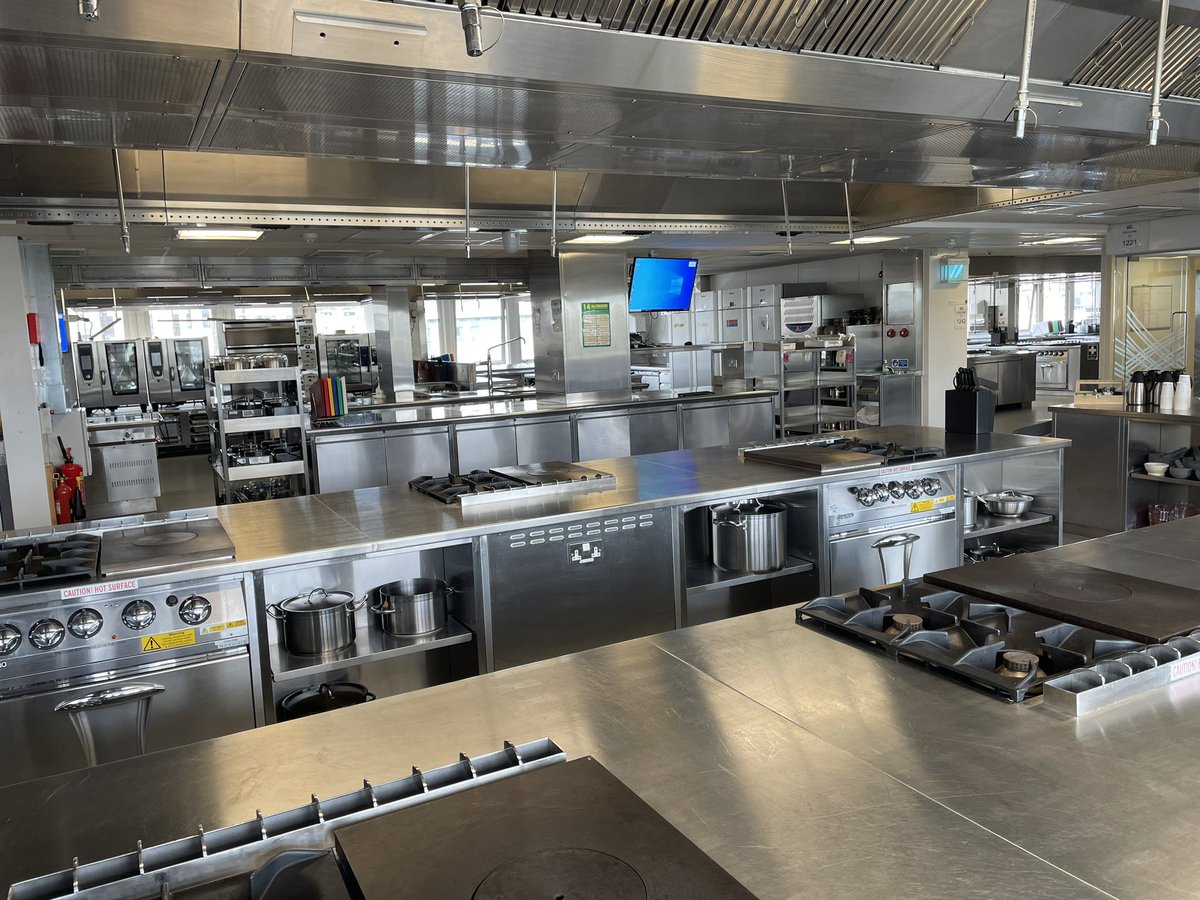 Welcome to <a href="/HallamFood/">Hallam Food & Nutrition</a> all future applicants and their guests. We’re excited to share details of our BSc in Human Nutrition &amp; Health and Food &amp; Nutrition courses with you, and for you to explore our specialist facilities today. #LearningApplied #Nutrition #Food #Employability