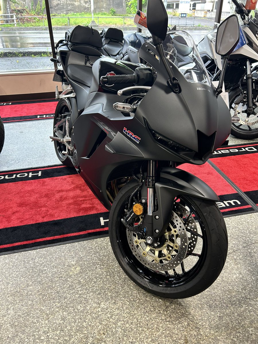 cbr650rと迷ったけどロクダボ買ってもた😆