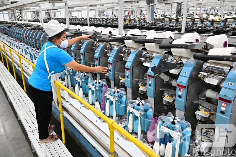 photo_cns's tweet image. Workers are seen at a textile workshop in Renshou County, Meishan City, southwest China’s Sichuan Province, July 1, 2024. (Photo by Pan Jianyong/CNSPHOTO)#technologicalinnovation