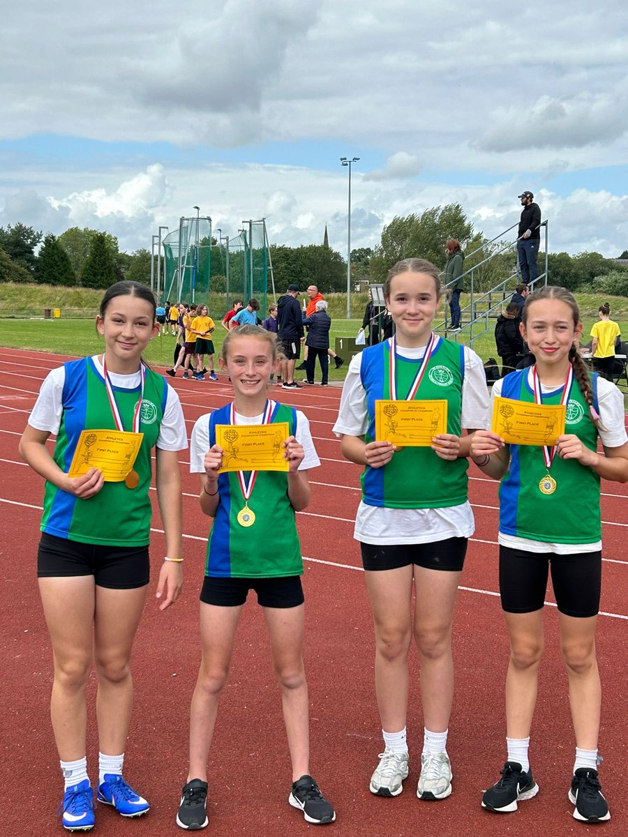 leanne_acko's tweet photo. Couldn’t be any prouder if we tried @StOswaldsPriLiv @StOsYear6 the girls ran amazingly at the Liverpool city catholic primary schools champion of champions competition, the yr 6 relay team gaining 1st place 🥇 then Nancy also winning 1st place in the 75m and the 150m 🥇🥇🥇⭐️ https://t.co/2v9ipiSCkH