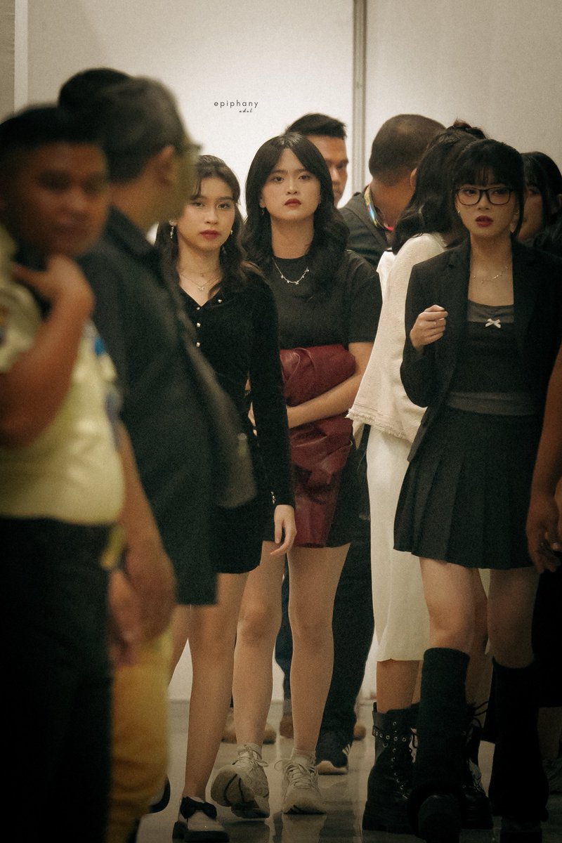 epiphany0714's tweet photo. 240706 Meet n Greet Surabaya

full body fit check today Reva 💫

#JKT48 #Adel #レファ #아델 #アデル #레바 https://t.co/wmm8jE49sM