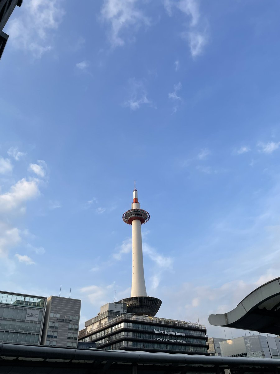 waniatsu's tweet photo. こんにちは京都
京都大作戦今年もよろしくお願いします！
夏生まれなのに暑さに弱い https://t.co/MbsnidHClS