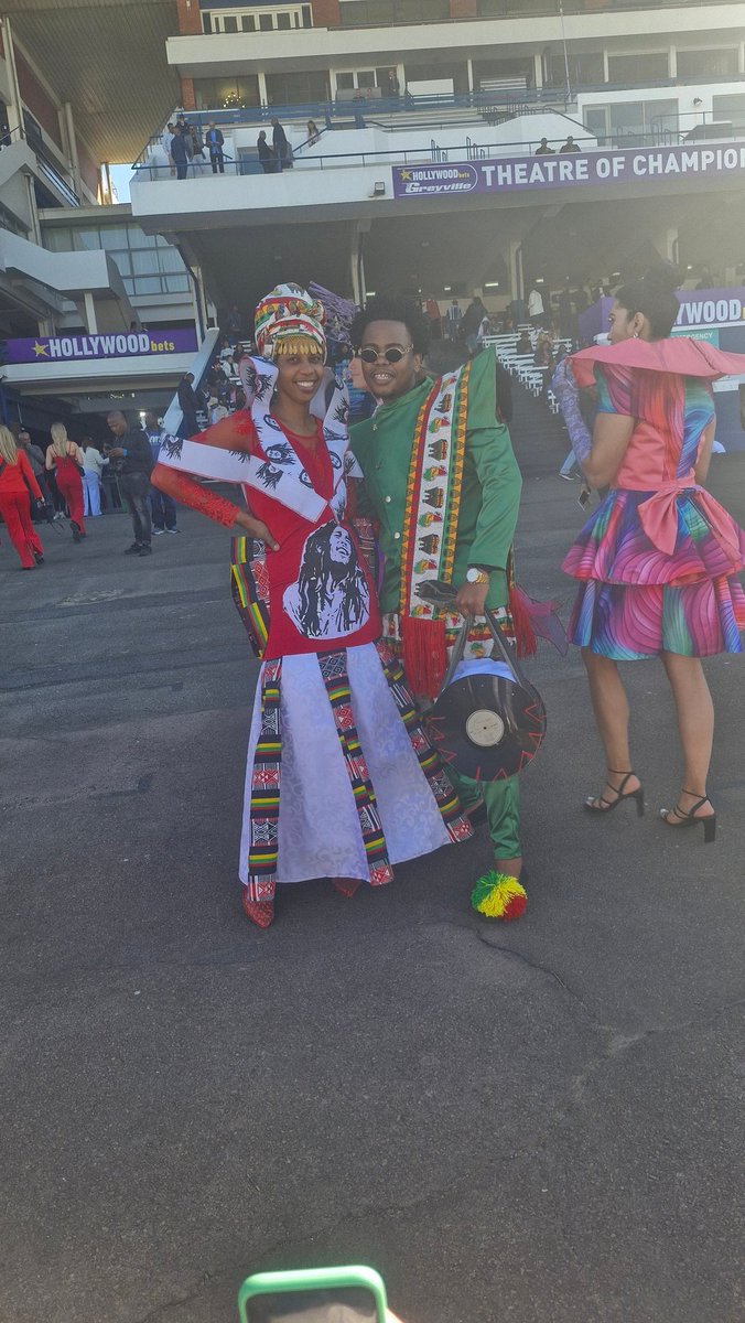 djvuslo's tweet photo. #HollywoodbetsDurbanJuly   . ##sabcnews,  fashionistas, and fashion designers dazzling us with their interpretations of "Rdide the Wave' which is this year’s theme. https://t.co/Vx30yjKNQT