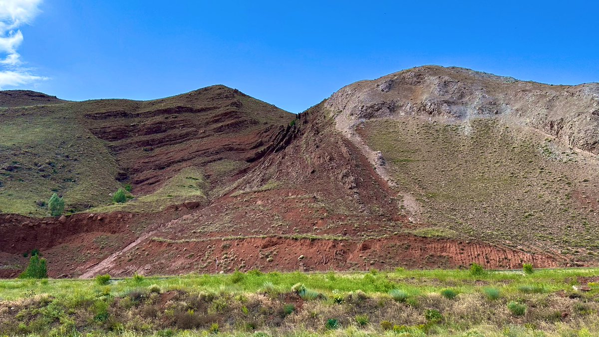 Oriol Ferrer (@oriolferrer8) on Twitter photo Third fieldtrip day: Exploring halokinetic sequences in the five stars outcrops of the Emirhan and Inceyol minibasins (Sivas Basin) #Turkey #structuralgeology #geology
<a href="/DeptDto/">deptDTO</a> <a href="/geologiaub/">Facultat de Ciències de la Terra</a> <a href="/IRGeomodels/">I.R. Geomodels - (UB)</a> Third fieldtrip day: Exploring halokinetic sequences in the five stars outcrops of the Emirhan and Inceyol minibasins (Sivas Basin) #Turkey #structuralgeology #geology
<a href="/DeptDto/">deptDTO</a> <a href="/geologiaub/">Facultat de Ciències de la Terra</a> <a href="/IRGeomodels/">I.R. Geomodels - (UB)</a>