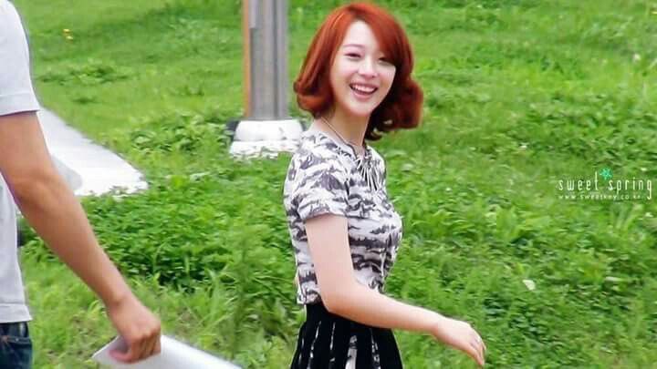 sulliselcabot's tweet image. what's the color of this hair? 😭