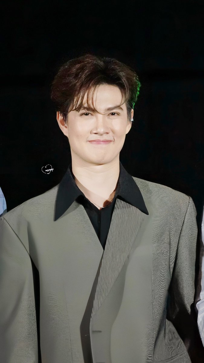 เบื่อคนรู้ตัวเองว่าหล่ออะทำหน้าไหนก็หล่อ ละนี่ยิ้มขนมปังรึเปล่า ใช่ไหมพี่แอลเค <a href="/WatsamolI/">แอลเค𝑳𝑲พี่เย็นชาที่เป็นชานมไต้หวัน</a> 

<a href="/Benzalert_np/">BENZALERT 🦊</a> #BENZALERT 
#รักนี้ไม่มีถั่วฝักยาว
#รักนี้ไม่มีถั่วฝักยาว1stPremier