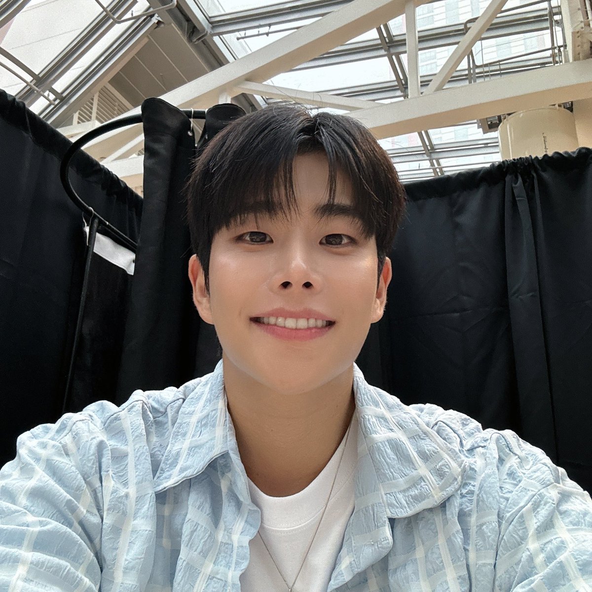 offclASTRO's tweet photo. 팝업상륙작업 렛츠���릿!!!🔥
글쓴이 엠팝
#아로하 #본방사수 #팝업상륙작전 #KBS https://t.co/jzLFYqlw82