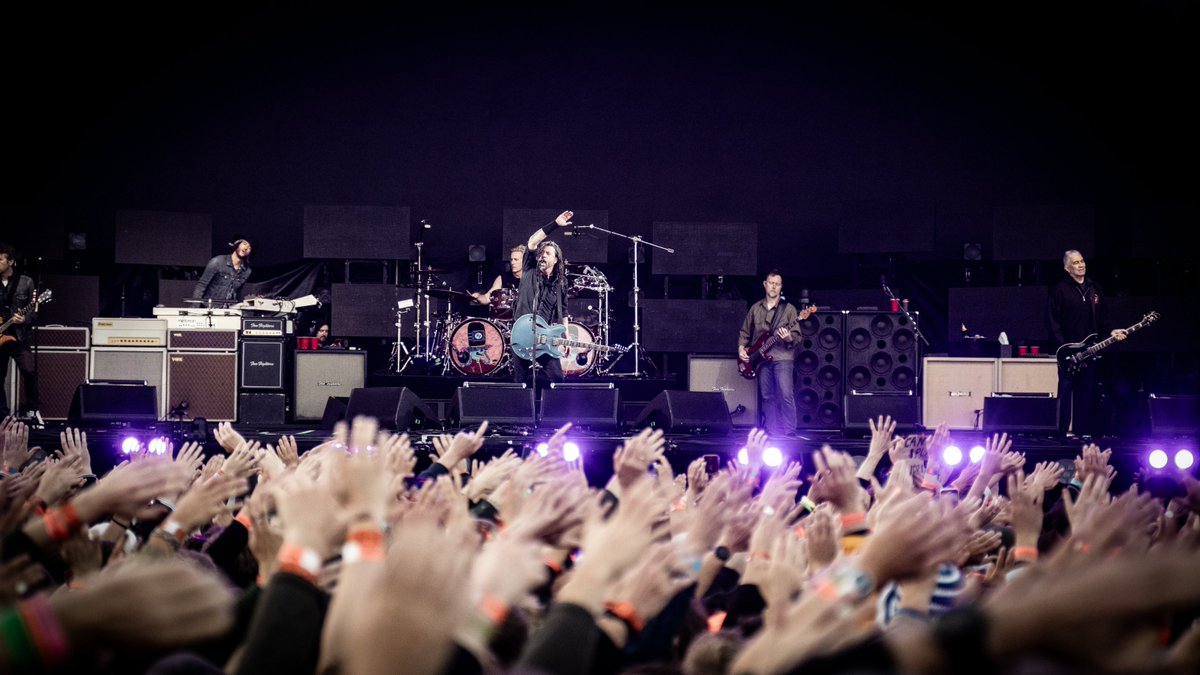 foofighters's tweet image. THANK YOU ROSKILDE!!! 🧡 #RF24 

📸: Steffen Jørgensen