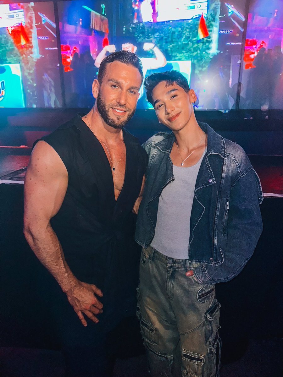 Look who I ran into last night 💍 my play wifey #plastiquetiara #dragrace  Honor to work with this one 💙