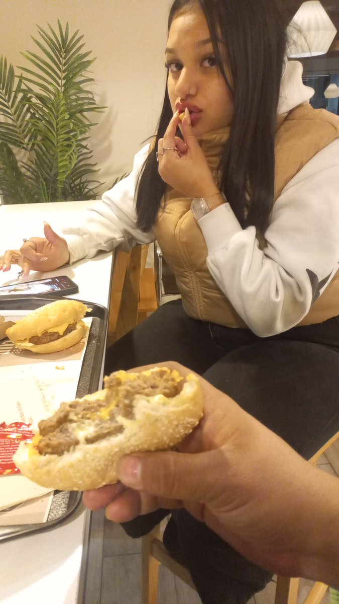 Los after, las hamburguesas y mi novia, no pido más nada 😍