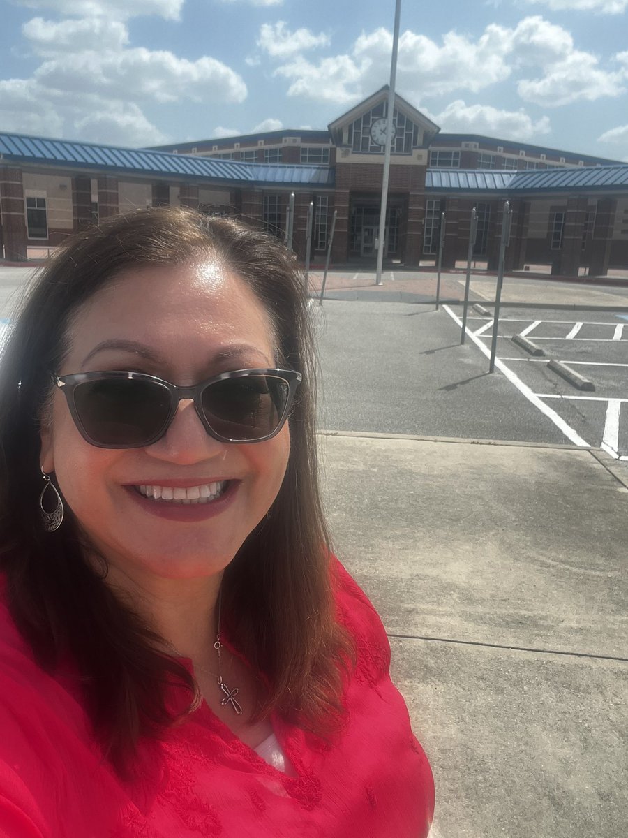 MsRosalbaMtz's tweet photo. Happy to announce: I have been afforded the opportunity to lead at Hartman Elementary! #hartmanknights #principal #year35 #JudsonISD https://t.co/rIqQzXQPm3