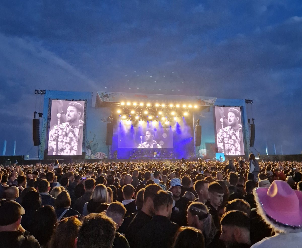 Dan Moore tweet media