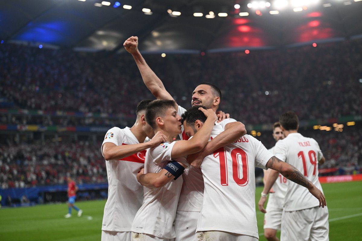 ultrAslan's tweet photo. 🇹🇷 EURO 2024 Çeyrek Final maçında bugün Hollanda ile karşılaşacak A Millî Takımımıza yürekten başarılar diliyoruz!

👊🏻 DUALARIMIZ VE KALBİMİZ SİZİNLE!

🔥 HAYDİ #BizimÇocuklar !

#ultrAslan https://t.co/sdH9Z48x6k