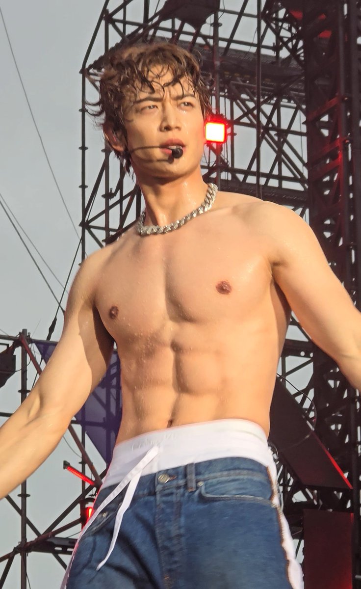 satangtosky's tweet photo. 🙂‍↕️

240706 
#MINHO #민호 #ミンホ #SHINee #샤이니 
#WATERBOMB #워터밤 https://t.co/UTMCfE1MFK
