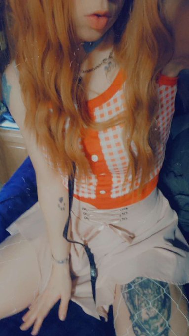 Who wants a little pet? I'll do what ever you say, I promise I'll be so so good for you♡ https://t.c