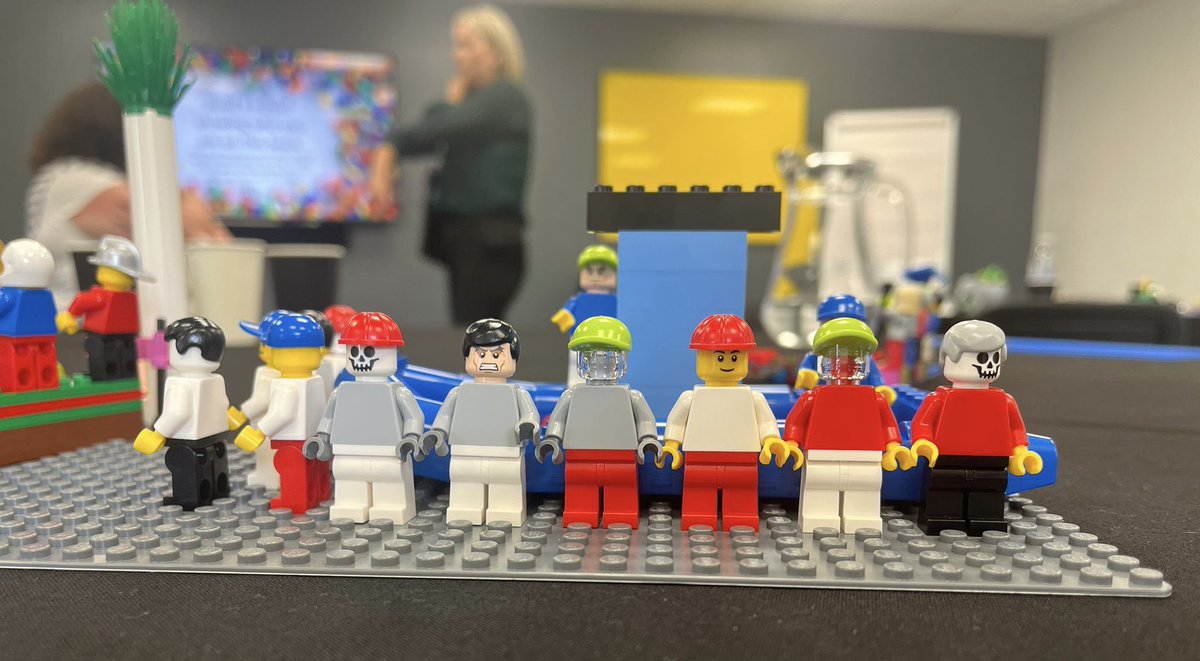 change_experts's tweet image. Team building activities with #PCN staff this week 💙 can’t beat the Lego serious play kit for breaking down barriers in a team and building back stronger - some creative towers and amazing models built ⭐️ #StaffMatter #teambuilding #VisionSetting