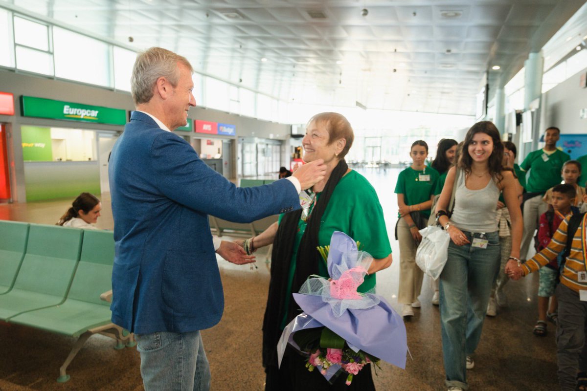 Xa chegaron a Galicia os nenos e nenas saharauis do programa Vacaciones en Paz.

Da man de <a href="/sogaps_oficial/">Sogaps</a>, todos eles poderán pasar o verán con familias galegas lonxe dos campos de refuxiados. Grazas por axudar a construír unha Galicia cada vez máis aberta e solidaria!
