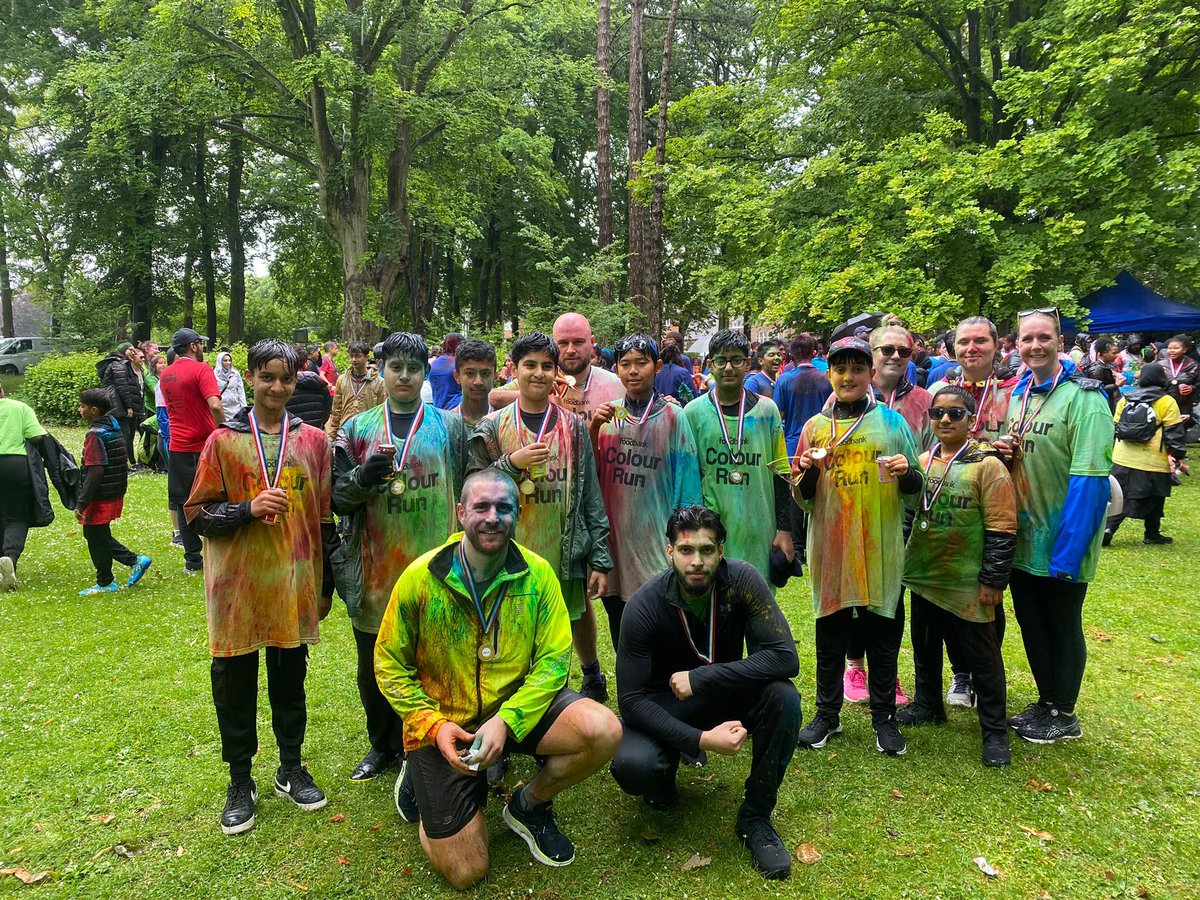 Before &amp; after the #ColourRun 🤣

The weather did not stop us! What an amazing event

Thank you <a href="/LutonFoodbank/">Luton Foodbank</a> and to all the staff and students at <a href="/ChallneyBoys/">Challney Boys</a> for representing and fundraising