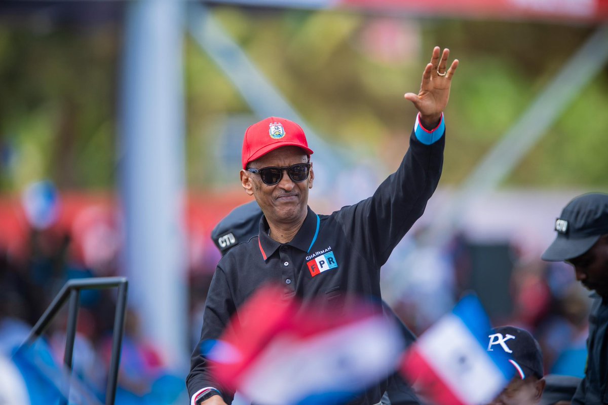 -Niwe wakijije abanyabugesera kuvoma ibirohwa 
-Niwe wabakijije inkomati

-Yahahesheje agaciro abantu barashaka kuhatura

-Kera hoherezwaga abantu baciwe ngo baribwe na Tsetse no nawe yarahatuye ahatuza n’inyambo.

- Uyu musaza wacu njyewe ndamukunda❤️❤️

#RPFonatop #ToraKagame24