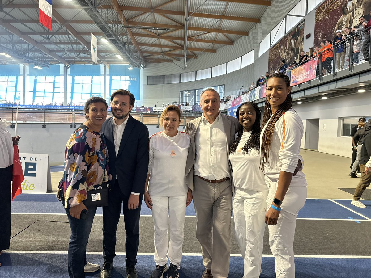 Val-de-Reuil tweet media