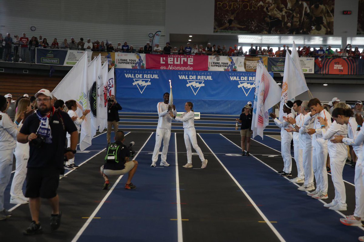 Val-de-Reuil tweet media