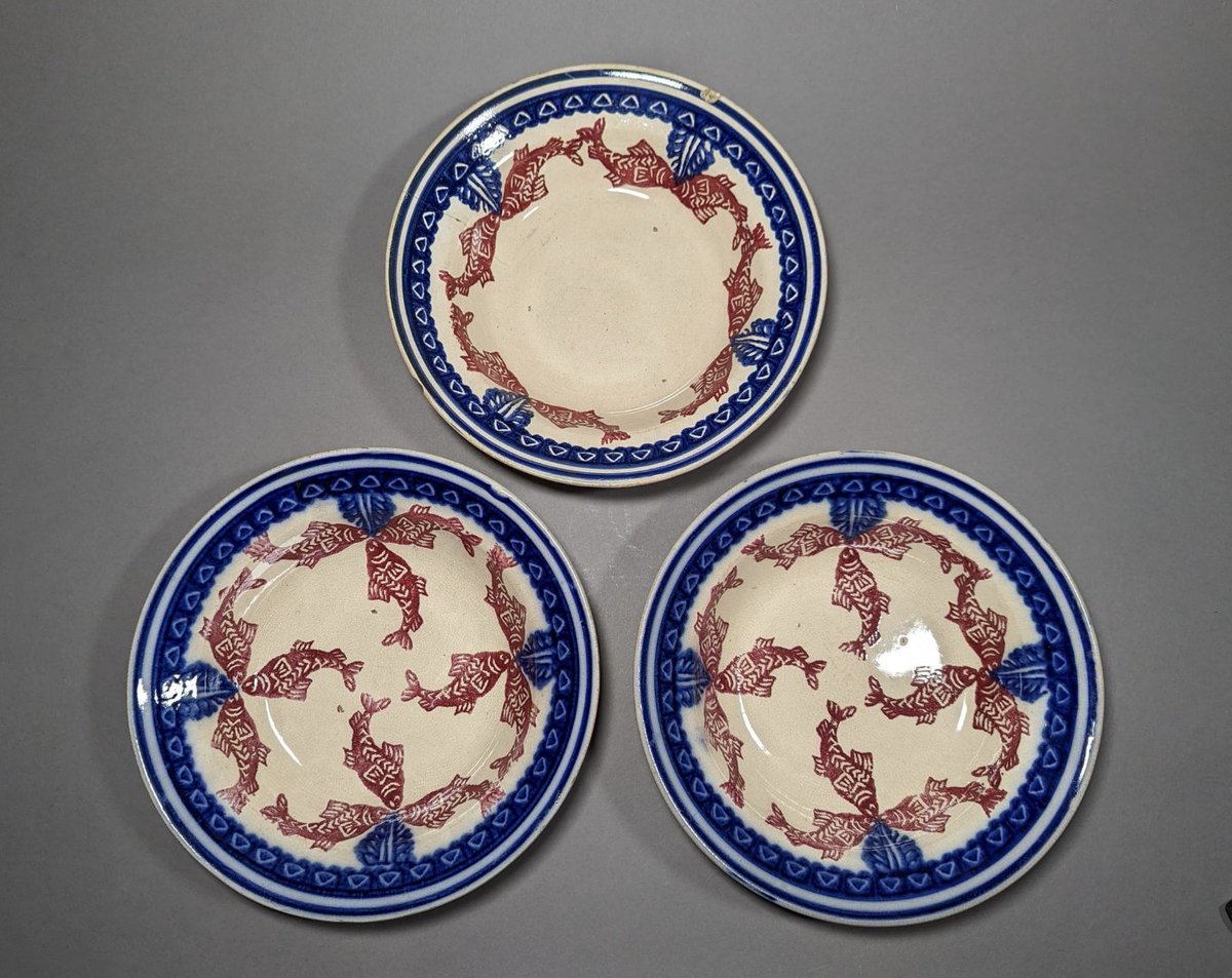 Check out our beautiful spongeware bowls! 🥣✨

Spongeware, often Scottish &amp; dating from around 1835-1935, is pottery with a plain background &amp; mottled prints created by sponged decoration in one or more colors.

Find out more about how it's made here: app.smartify.org/en-GB/objects/…