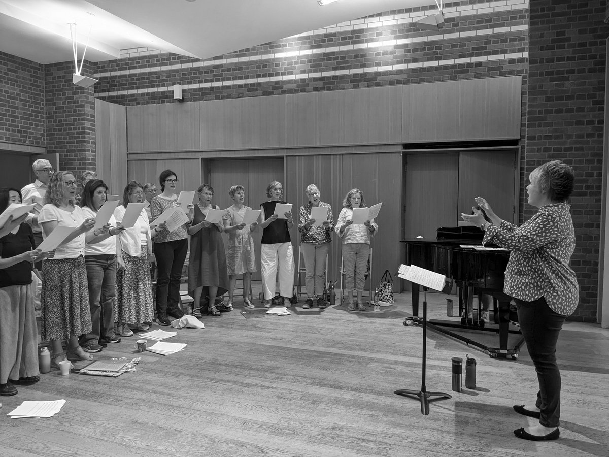 Just one week until our 'Summer is a-coming in' concert at the beautiful St Anne's Church in Kew  🌱🌞🌻🌳 with <a href="/kewgardens/">KewGardens</a> Community Choir, directed by the brilliant <a href="/HilaryJCampbell/">Hilary Campbell</a>. 🎼 Book now to save on your ticket price! ticketsource.co.uk/west-london-ch…