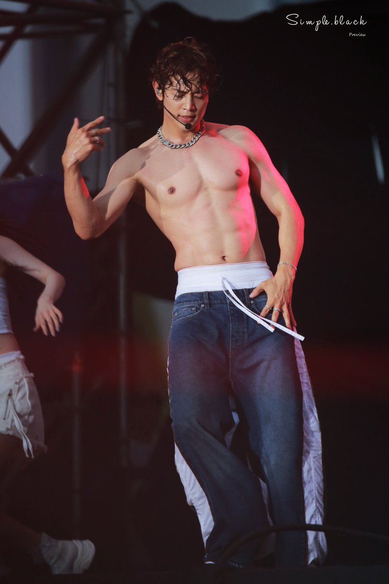 simpleblack1209's tweet photo. 240706 MINHO WATERBOMB preview (4)

여러분 엄청 기다렸던 그 장면 왔다 ㅋㅋ

#민호 #샤이니 #MINHO #SHINee #ミンホ https://t.co/ZpY9RX6RqE