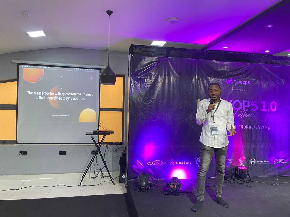pipeopshq's tweet photo. Team Tactix pitching gives a pitch of their product.
#HackOps1
#BuildingforProductivity
#buildingproductivity https://t.co/evcc8vHxUv