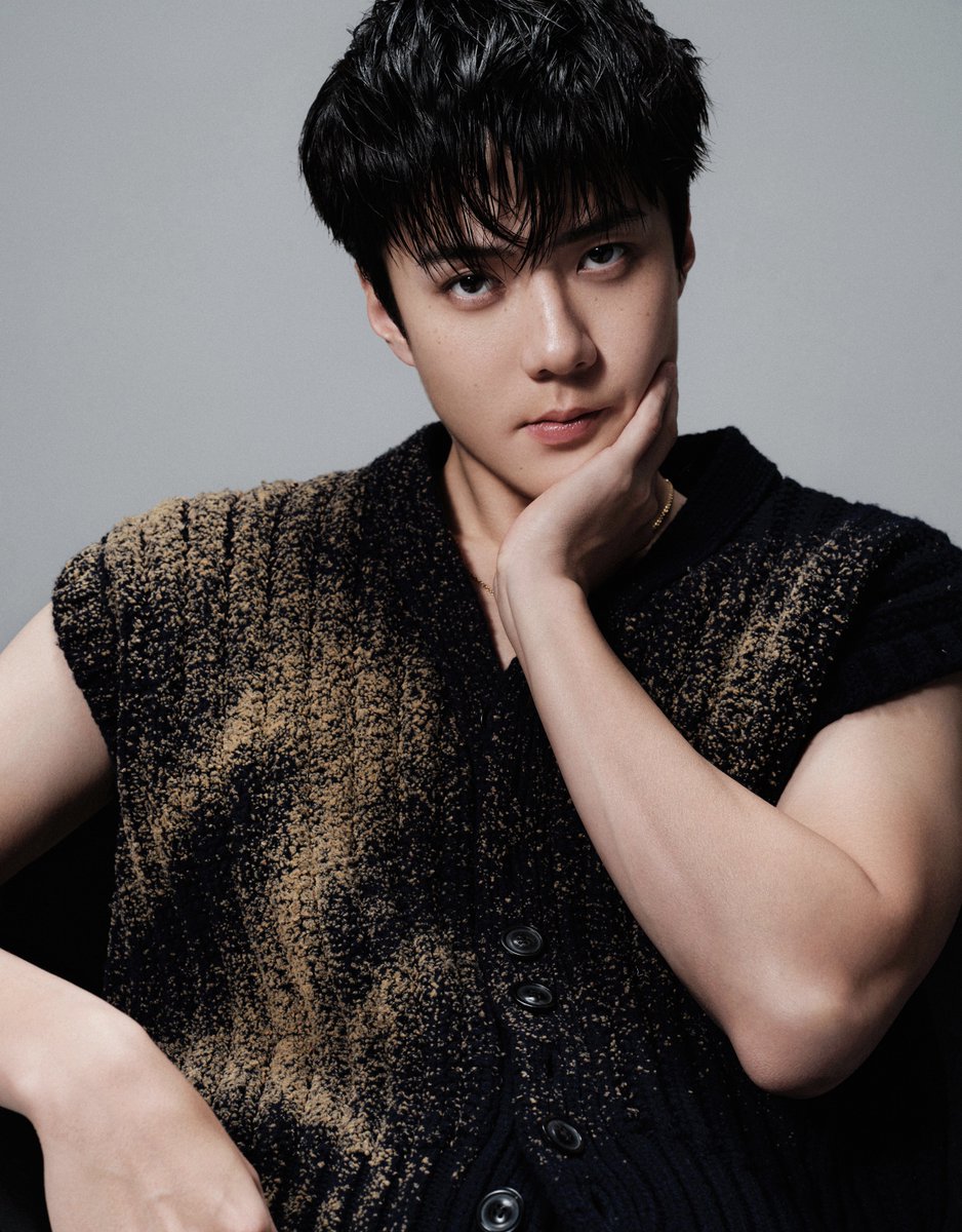 milkteus's tweet photo. sehun being the biggest loser trapped in a hot man’s body: a thread https://t.co/aGw9uPcUXo