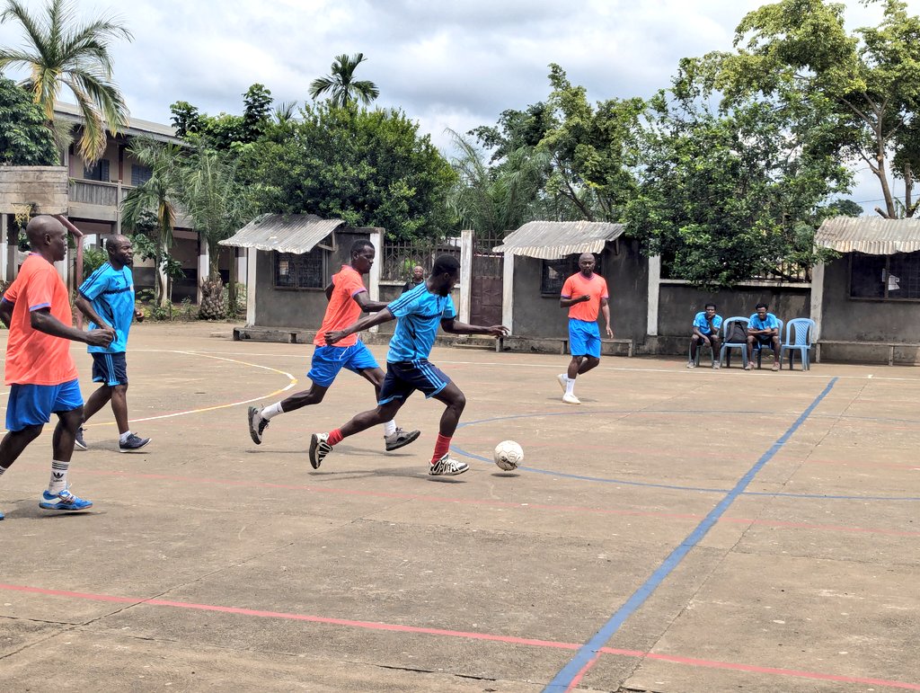 alicia_mouelle's tweet photo. Championnat National de Maracana : le Moungo Clôture ses activités sportives à Loum.
Les champions départementaux s'affrontent pour désigner l'équipe qui jouera la finale régionale à venir. 
#MaracanaMonCombat https://t.co/UYxRinvWKn