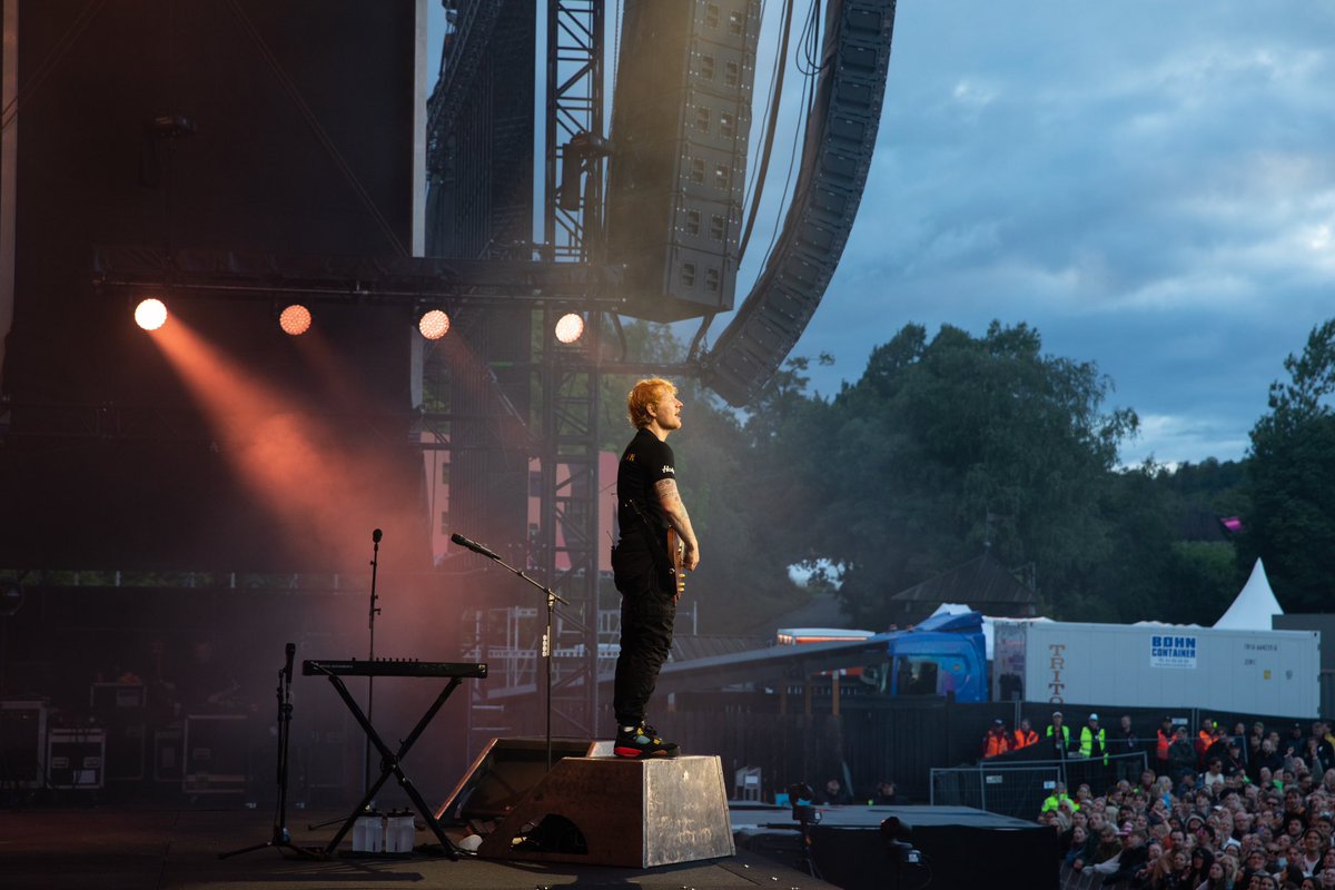 edsheeran's tweet image. Epic scenes in Norway at @StavernFest 🇳🇴 That sky 🤩

📸 @MarkSurridge