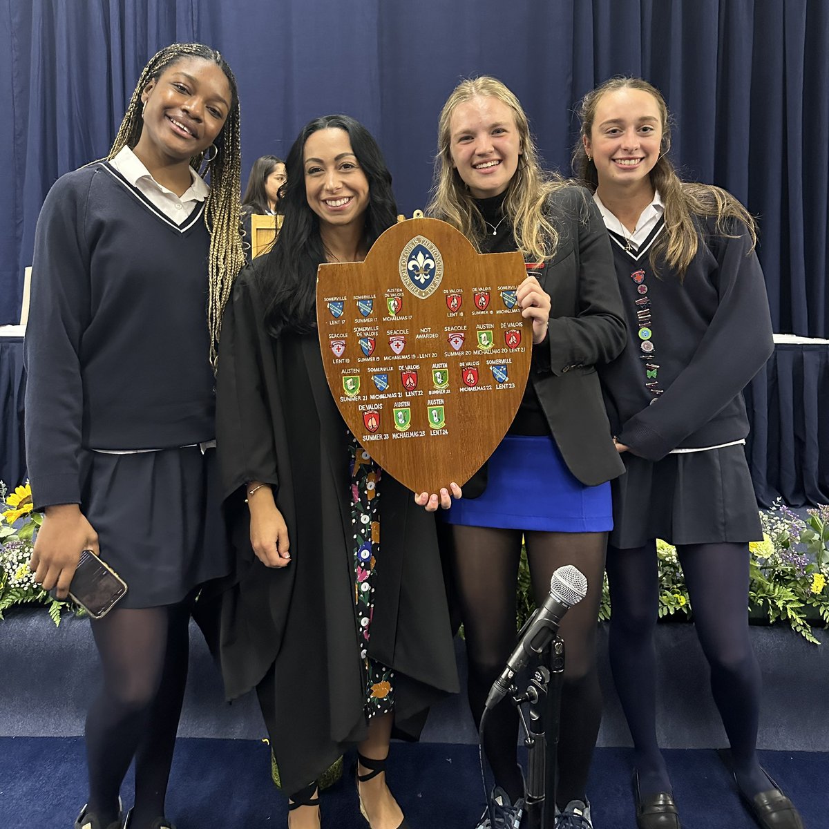 HeathfieldAscot's tweet image. A huge well done to Seacole who are the winners of this terms house shield!🏆

#houseshield #winners #125heathfield #iloveboarding #heathfield #heathfieldschool #heathfieldascot #seethesky #makeyourmark #smallschoolbigopportunities #boardingschool #school #schoollife