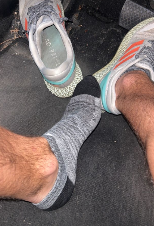 Kingcafeet's tweet photo. Saturdays are forgetting these shoes and socks ripe and for you to clean them up for me.
#malefeet #jockfeet #smellysocks #nike #malefootslave #malefeets #malefootlover #manfeet #manfeetfetish https://t.co/mlOfVis2IG