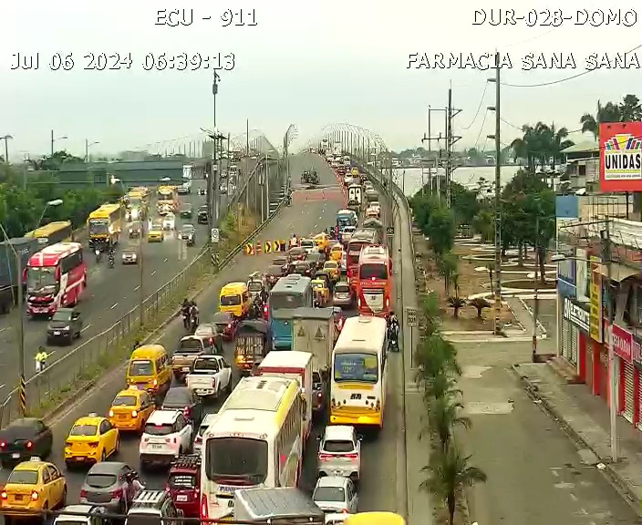 ecu911sambo's tweet photo. #ECU911Reporta 

Se observa congestión vehicular en el puente de la Unidad Nacional sentido #Durán a #Guayaquil debido a trabajos de mantenimiento.

⚠️ Conducir con precaución. https://t.co/sjNSQVxmRU