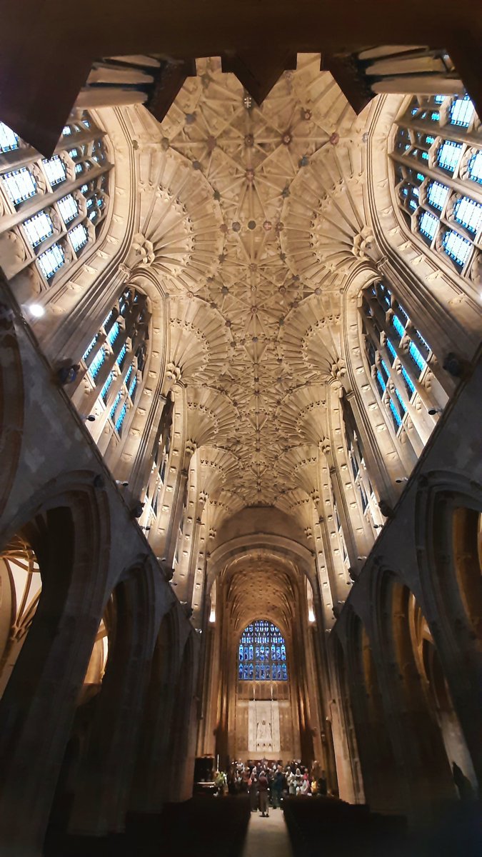 Concert day! Still some tickets left for a lovely programme of British choral music in the spectacular setting of <a href="/SherborneAbbey/">Sherborne Abbey</a>! Join us at 7.30pm. sherbornechamberchoir.org.uk/concerts/seren…